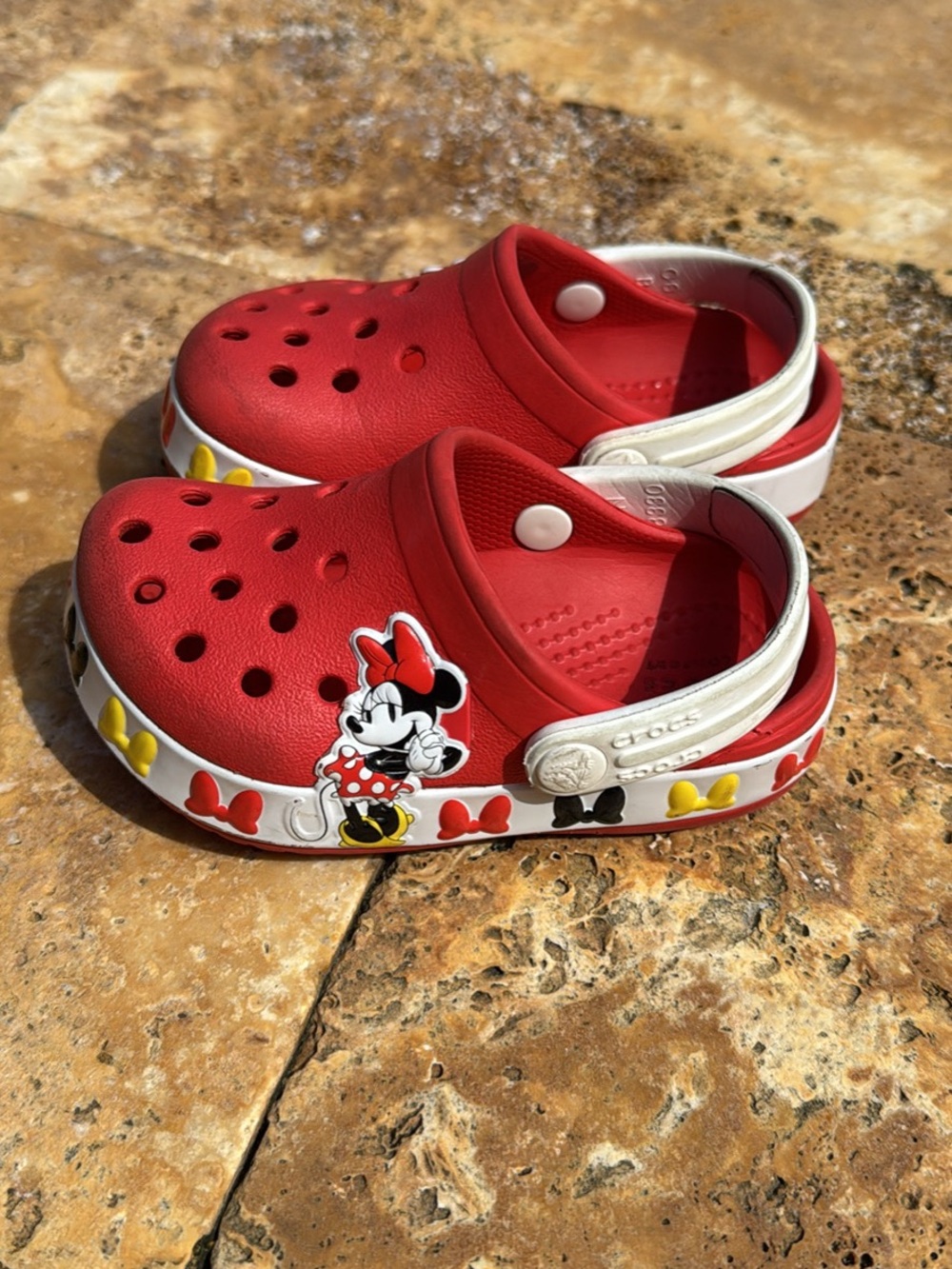 Disney Kids Red Minnie Mouse Crocs-Style Clogs - Size 6c